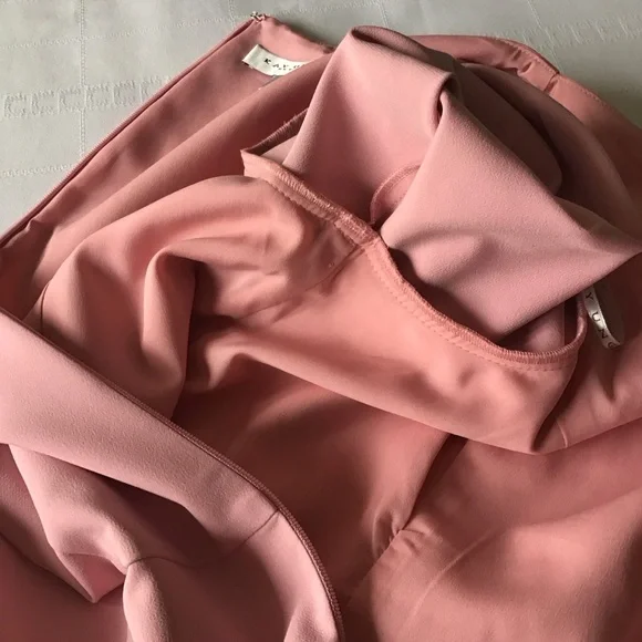 Kay Unger Long Sleeves Margerite Pleated Column Gown Size 12 - Picture 15 of 15